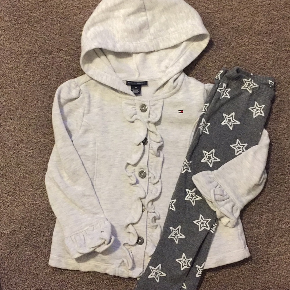 Tommy Hilfiger 3T sweatshirt and leggings